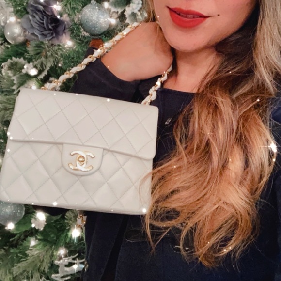 S O L D to a beautiful lady 🤩 Chanel White Mini - Picture 15 of 15